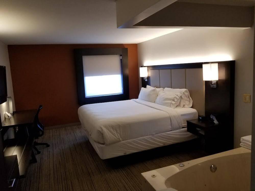 Holiday Inn Express Birch Run-Frankenmuth Area By Ihg Exterior foto